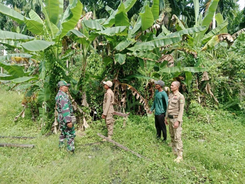 Patroli di Desa Bantar, Serka Ernala Sembiring Ajak Warga Bersinergi Cegah Karhutla