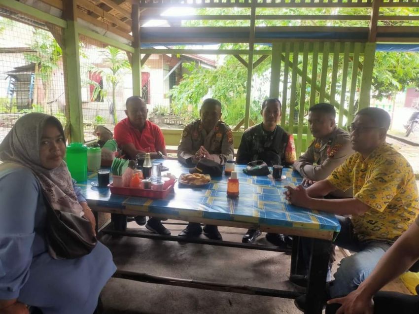 Gelar Komsos di Desa Alai, Ini Yang Disampaikan Serma Safi'i