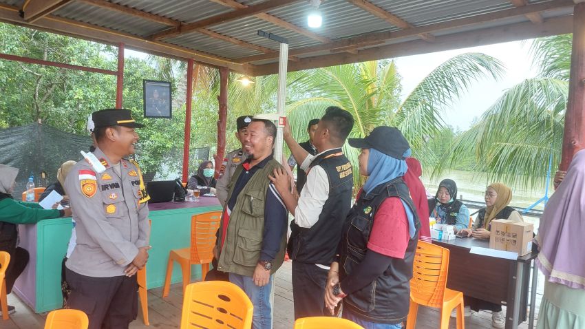 Polsek Rangsang Barat Bersama Puskesmas Anak Setatah Gelar Senam Sehat dan Pemeriksaan Kesehatan Gratis