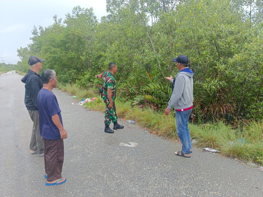 Serda Firman S Patroli Cegah Karhutla di Jalan Tanjung Harapan Selatpanjang