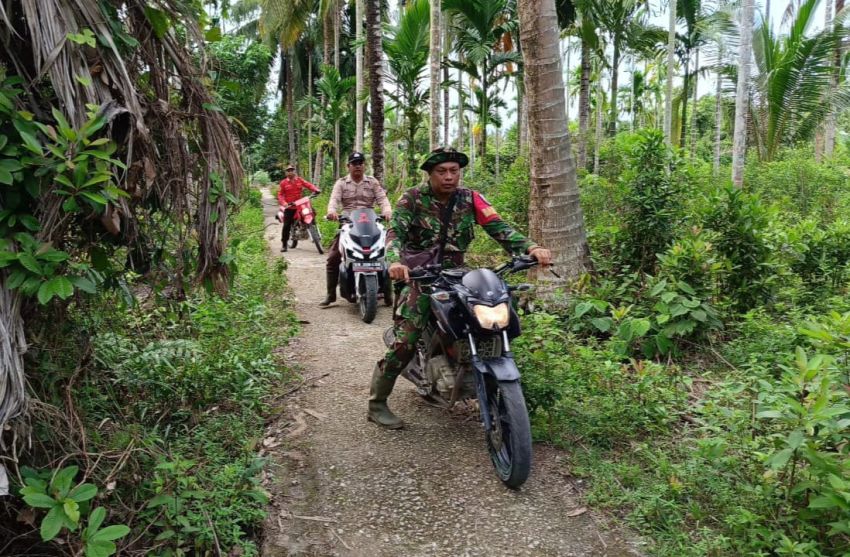 Serda Dedi Hermansyah Patroli Cegah Karhutla di Desa Sungai Tohor