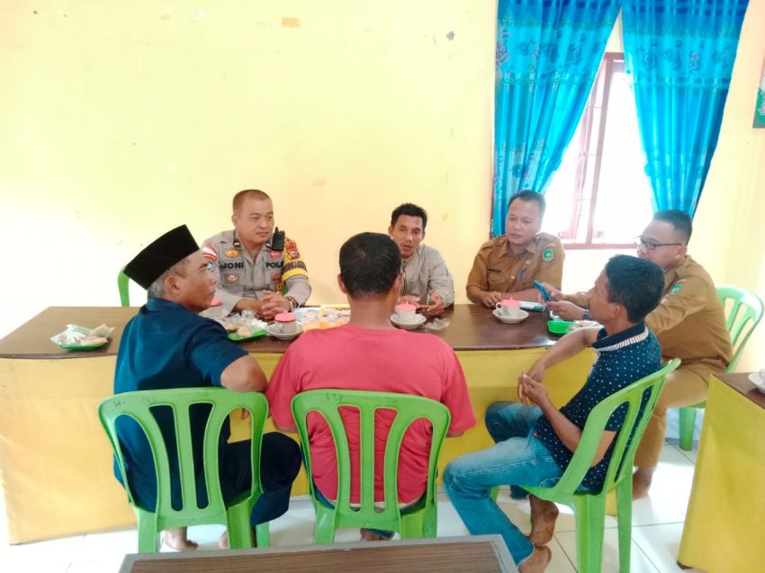 Cooling System Pilkada di Desa Segomeng, Aipda Joni Hendra Sampaikan Pesan Pilkada Damai