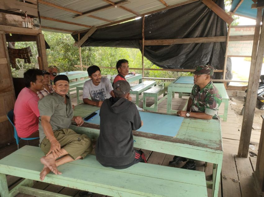 Serda Herman Saputra Terus Lakukan Komunikasi Sosial Dengan Warga Nipah Sendanu