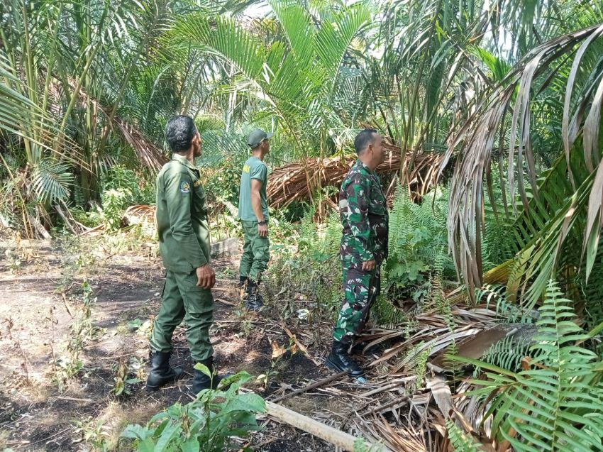 Patroli di Desa Tenan, Koptu Muherli Ajak Warga Bersinergi Cegah Karhutla