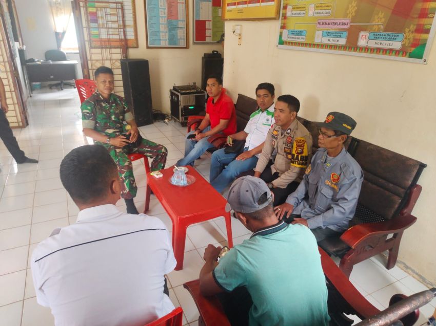 Sertu Rudi R Lakukan Komunikasi Sosial Dengan Warga Kedabu Rapat