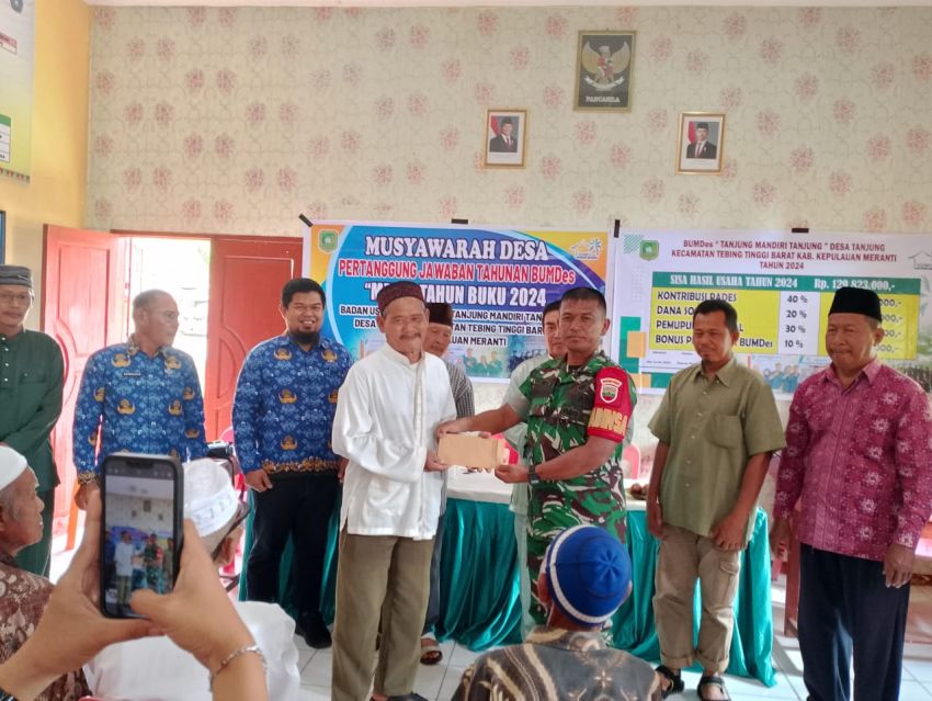 Babinsa Koramil 02 Tebingtinggi Ikuti Musdes Pertanggungjawaban BUMDes Tanjung Mandiri
