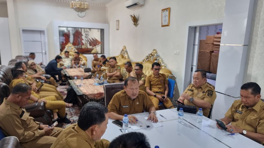 Sekda Meranti Bambang Suprianto Pimpin Rapat Pelaksanaan Anggaran Tahun 2025