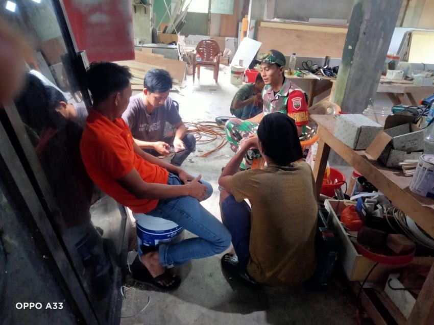 Komsos Dengan Warga Tenggayun Raya, Ini Pesan Yang Disampaikan Kopda Sukarman