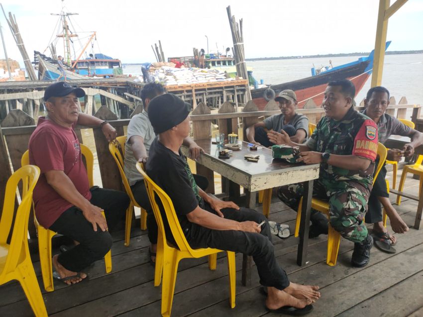 Pererat Silaturahmi, Serma Endra Irawan Lakukan Komsos Dengan Warga Desa Binaan