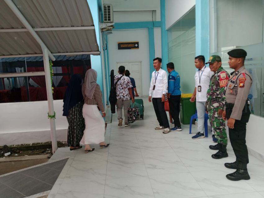 Lebaran Hari Kedua, Serka E Sembiring Ikut Pam Ketupat Terpadu di Pelabuhan Tanjung Harapan