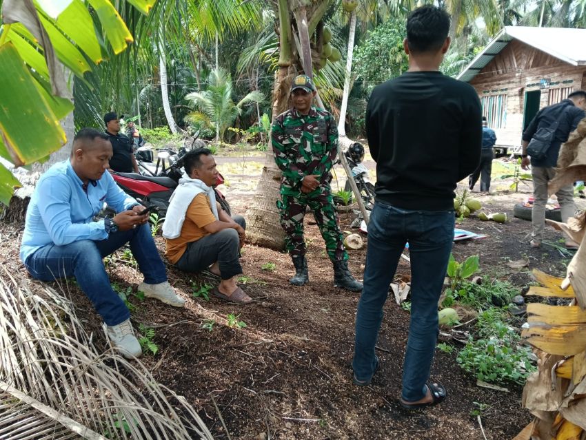 Gelar Komsos, Serda Eka Rafiz Duduk Bersama Warga Desa Binaan