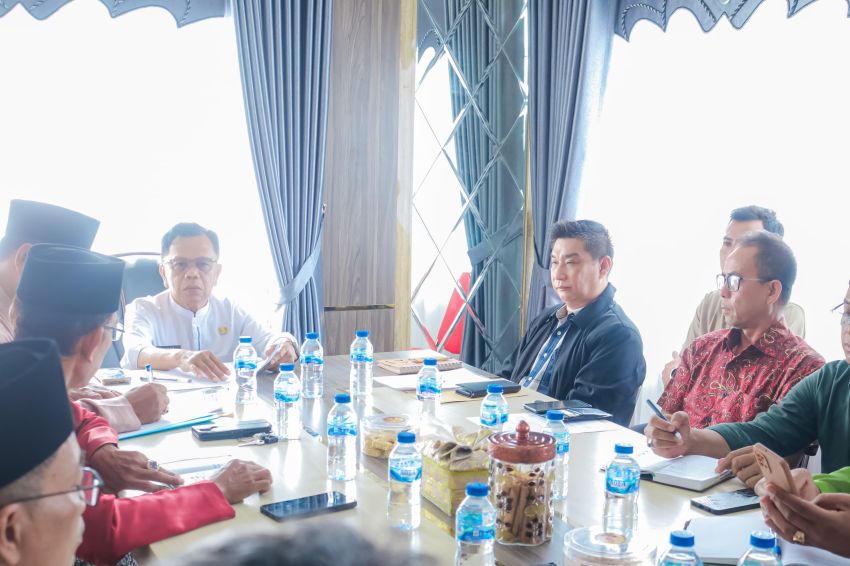 Bupati Meranti Terima Investor Singapura, Bahas Kelanjutan Proyek Energi Surya di Pulau Rangsang