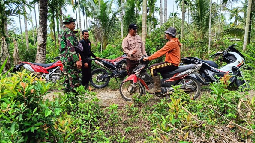 Cegah Karhutla, Serda Dedi Hermansyah Patroli di Desa Sungai Tohor
