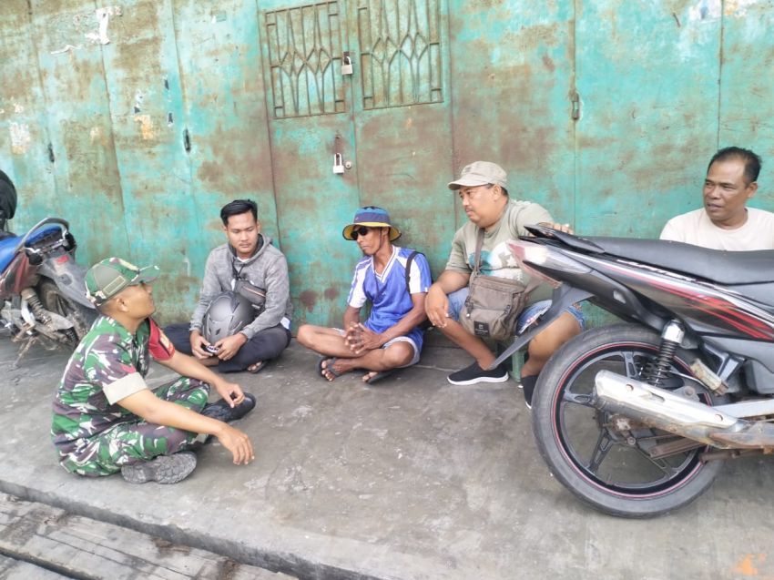 Koptu Masran Lakukan Komsos Dengan Warga Selatpanjang Kota, Sampaikan Pesan Penting