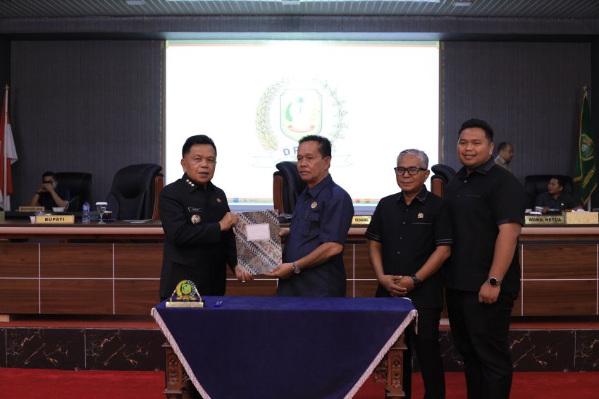 DPRD Meranti Gelar Paripurna Penyampaian Tanggapan Kepala Daerah Tentang Pembahasan Ranperda