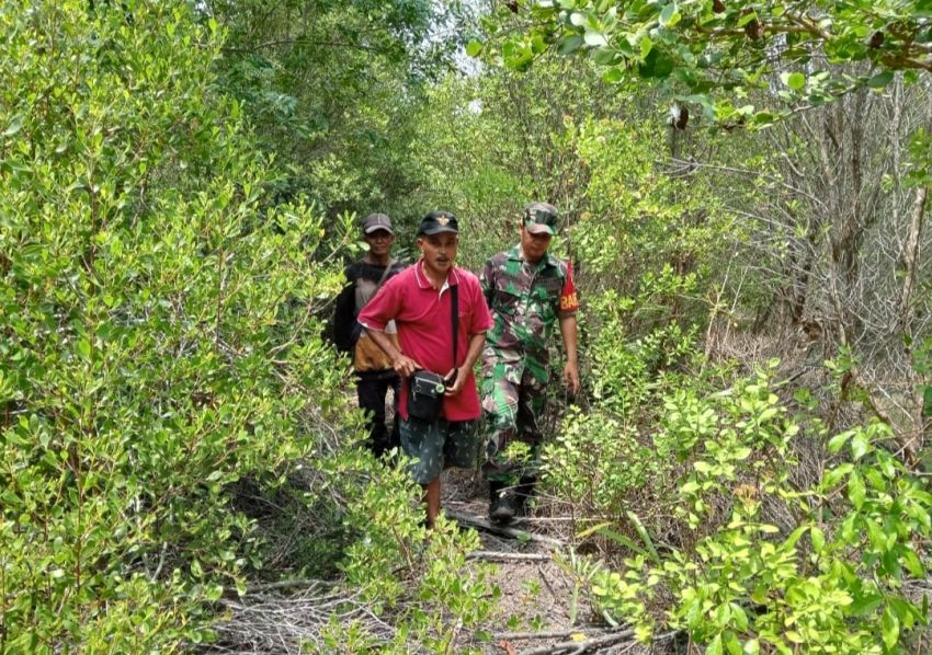 Bersama MPA Desa Topang, Serda Imam Subarkah Gencar Lakukan Patroli Guna Cegah Karhutla