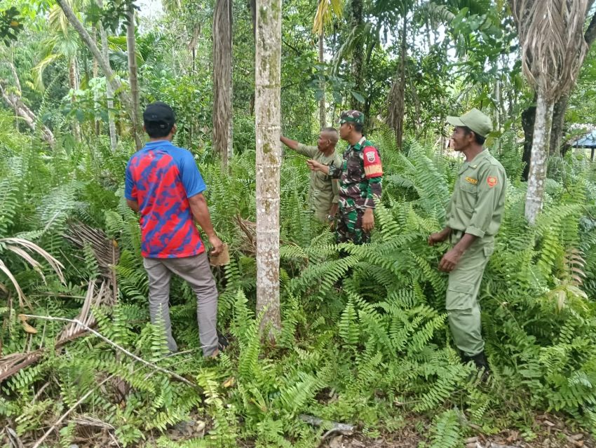 Upaya Cegah Karhutla, Praka Firdaus Lakukan Patroli di Desa Batin Suir