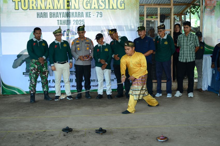 Ketua Pergasi Meranti Apresiasi Kapolsek Merbau Gelar Turnamen Gasing Sempena HUT Bhayangkara ke-79