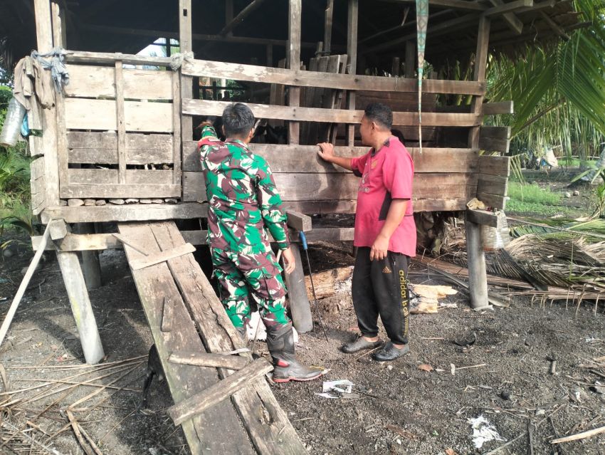 Praka James T Gulo Temui Peternak Sapi di Desa Penyagun Sebagai Upaya Cegah PMK