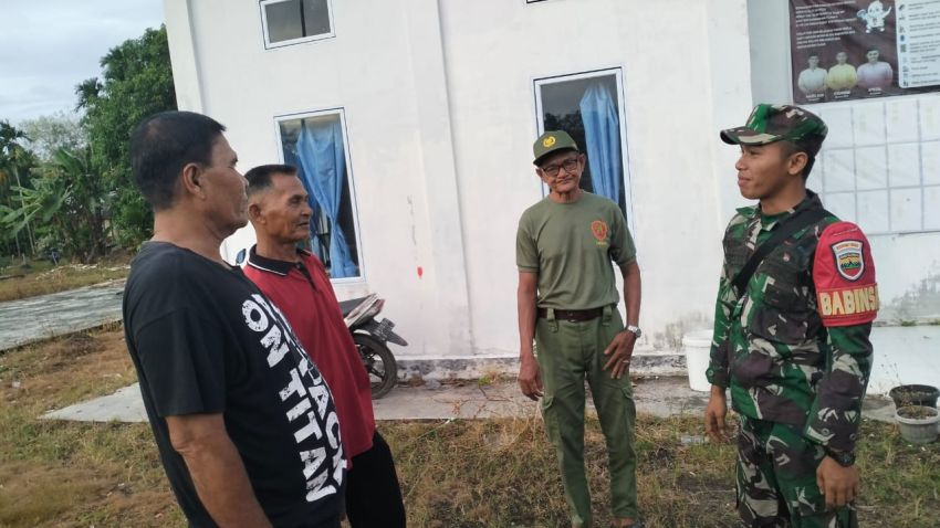 Pratu Wahyu Lakukan Komsos Dengan Warga Selatpanjang, Ini Pesan Yang Disampaikan