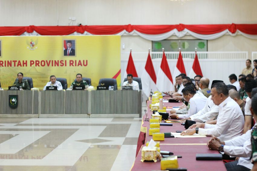 Dihadiri Tiga Menteri, Wakil Bupati Kepulauan Meranti Ikuti Rakor Pengendalian Karhutla Riau