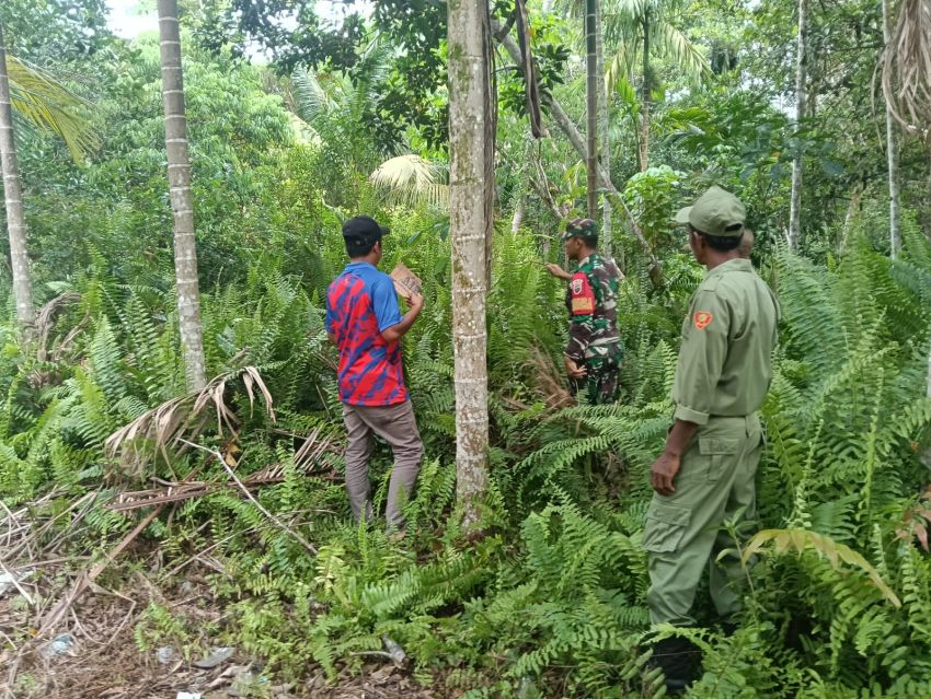 Gandeng Warga Setempat, Praka Firdaus Gencar Patroli Karhutla di Desa Batin Suir