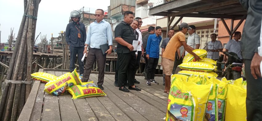 Kelangkaan Beras, Komisi II DPRD Meranti Turun Sidak ke Gudang Distributor