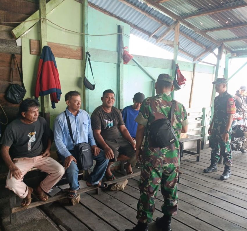 Sertu Muslim Lakukan Komsos Dengan Warga Tanjung Peranap, Ini Pesan Yang Disampaikan