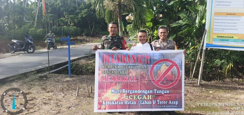 Cegah Karhutla, Serda Lasidi Bersama Bhabinkamtibmas Patroli ke Sejumlah Titik Rawan di Desa Kedabu Rapat