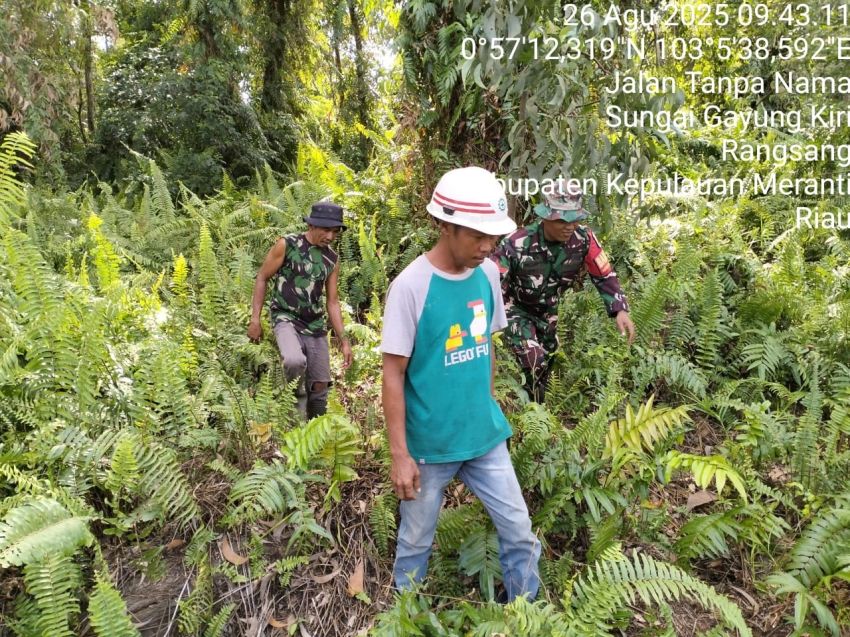 Cegah Karhutla, Koptu Masran Bersama MPA Desa Sungai Gayung Kiri Lakukan Patroli