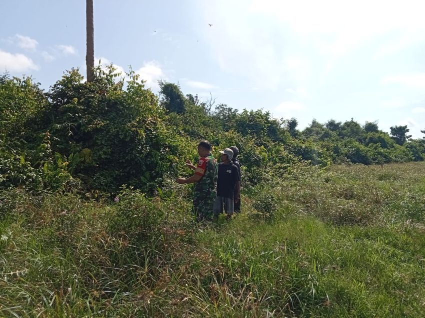 Serda Muherli Bersama Warga Setempat Gencar Patroli Karhutla di Desa Tenan