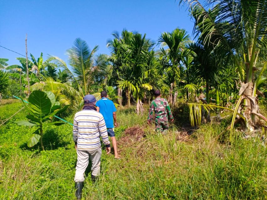 Cegah Karhutla, Sertu Zulkarnain Bersama MPA Patroli ke Sejumlah Titik Rawan di Desa Mekarbaru