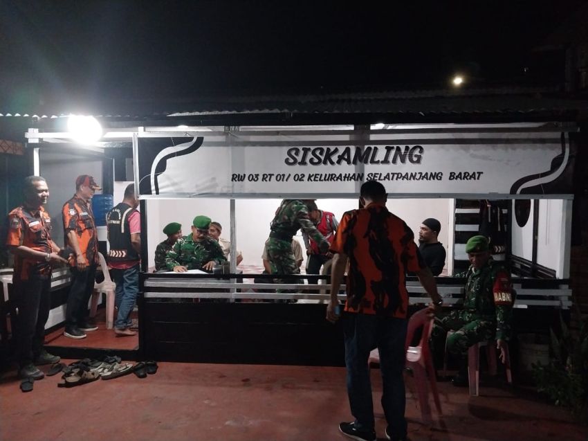 Patroli Mitigasi Siskamling, Koramil 02/Tebingtinggi dan Warga Bersinergi Jaga Kondusifitas Wilayah