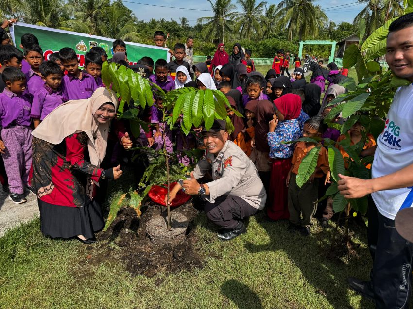 Lewat Program Green Policing, Polres Meranti Ajak Siswa Jaga Lingkungan