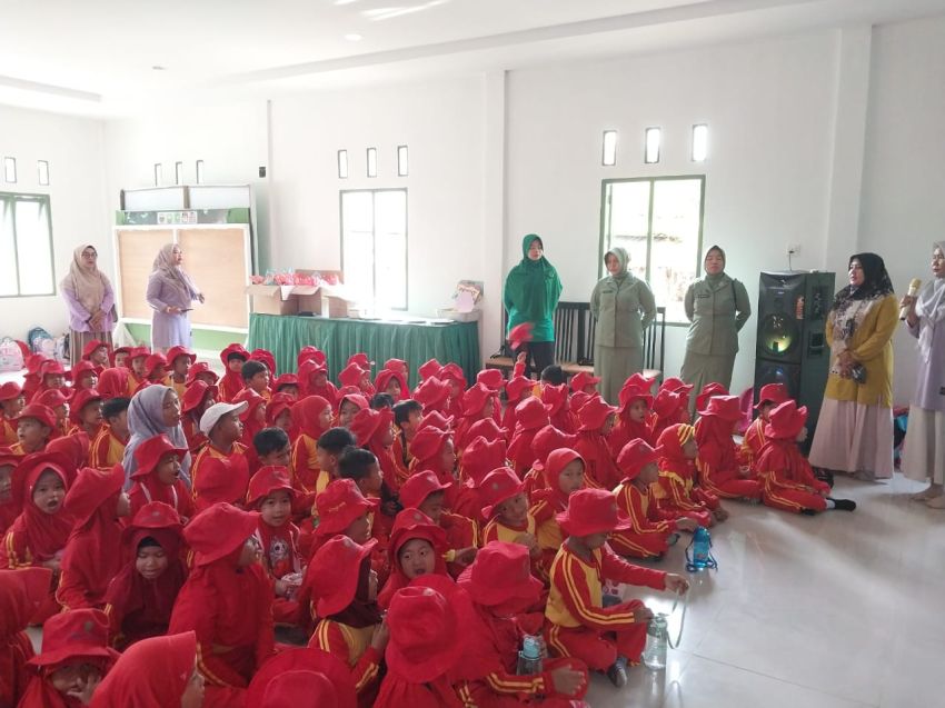 Kenali Profesi TNI, Anak-anak TK Aisyah Antusias Ikuti Edukasi di Koramil 02/Tebingtinggi