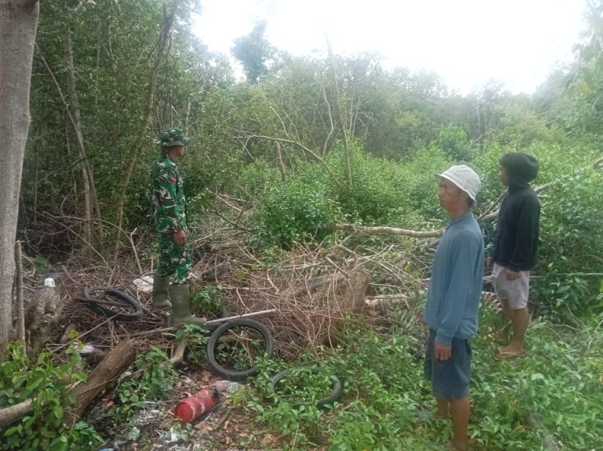 Babinsa Koramil 02/Tebingtinggi Laksanakan Patroli Karlahut di Desa Nipah Sendanu