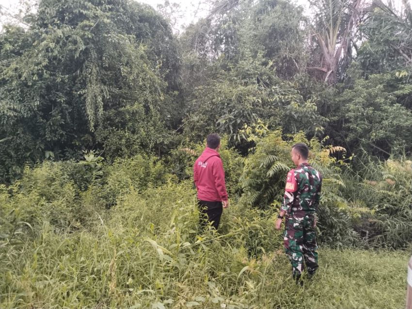 Babinsa Koramil 02/Tebing Tinggi Ajak Warga Alahair Timur Cegah Karhutla Lewat Patroli Rutin