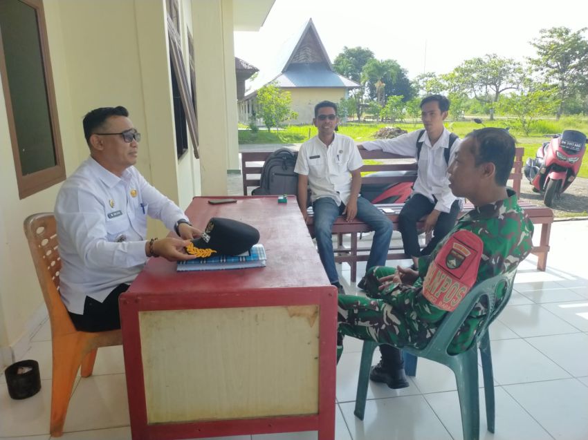 Babinsa Posramil Tebing Tinggi Barat Jalin Sinergi dengan Pemerintah Kecamatan