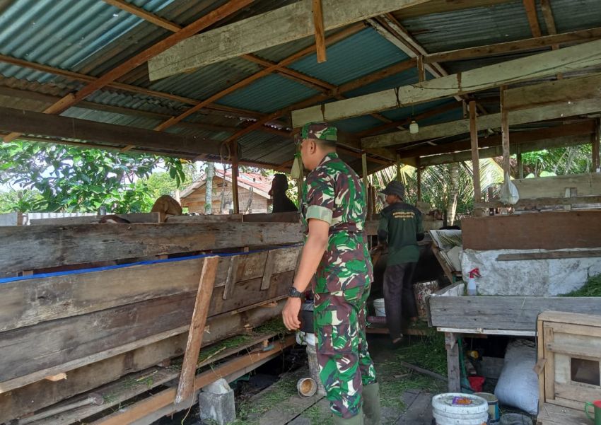 Babinsa Koramil 02/Tebingtinggi Lakukan Pemantauan PMK di Desa Sungai Tohor