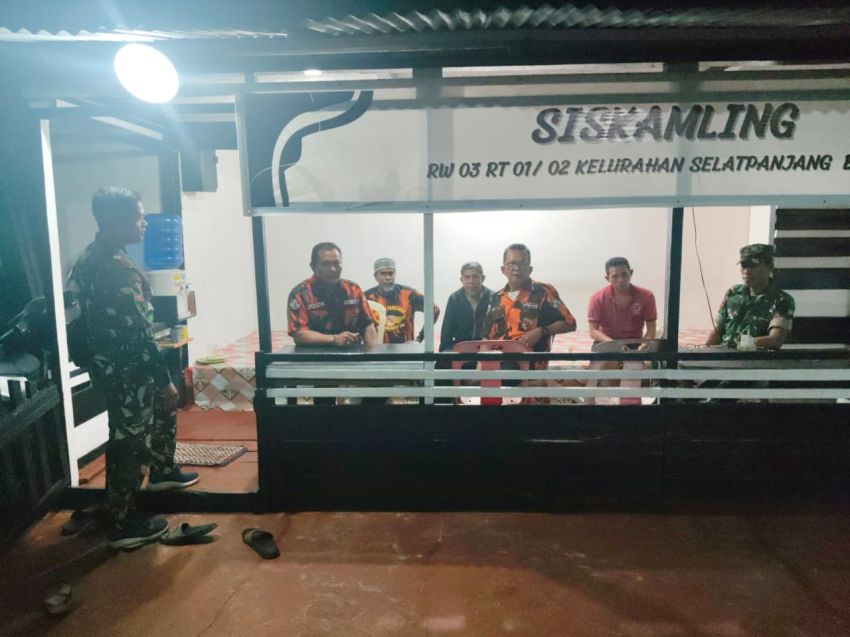 TNI, Pemuda Pancasila dan Linmas Gelar Patroli Mitigasi Siskamling di Selatpanjang Barat
