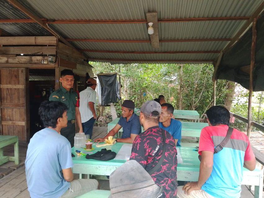 Komsos Babinsa Koramil 02 di Batin Suir Tekankan Larangan Bakar Lahan dan Pencegahan DBD