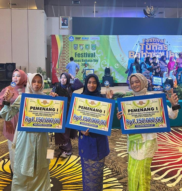 Siap Melaju ke Nasional, Tiga Siswi Bengkalis Raih Juara di FTBI Riau 2025