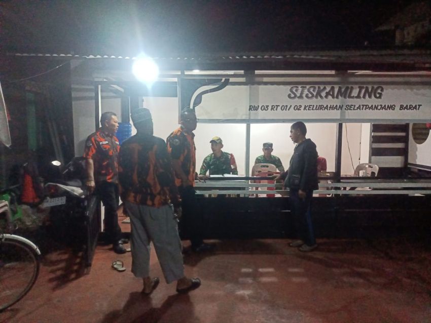 TNI Gandeng Pemuda Pancasila dan Linmas Patroli Mitigasi Siskamling di Meranti