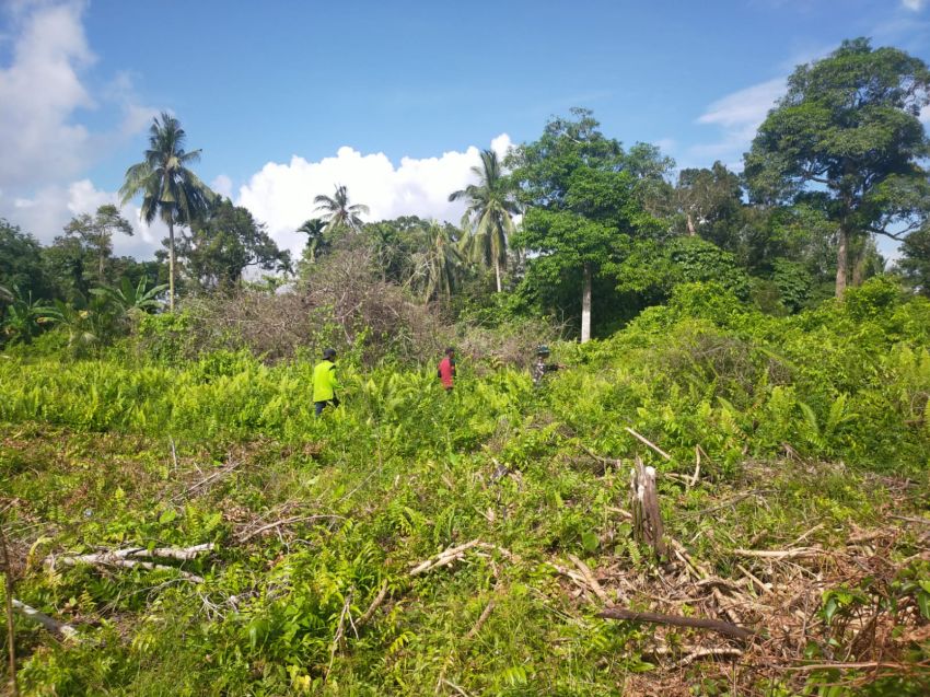 Babinsa Posramil Tebing Tinggi Barat Bersama MPA Laksanakan Patroli Karhutla di Desa Alai