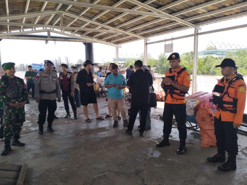 PAM Nataru, Koptu Masran dan Praka James Ikut Siaga di Pelabuhan Tanjung Harapan