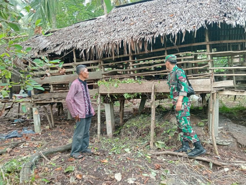 Pererat Silaturahmi, Babinsa Koramil 02/Tebing Tinggi Laksanakan Komsos di Desa Lemang