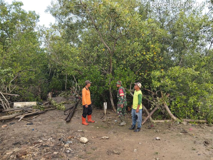 Babinsa Koramil 02/Tebing Tinggi Bersama MPA Patroli Karhutla di Selatpanjang Timur