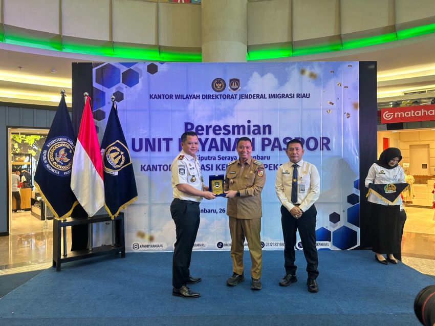 Permudah Akses Layanan Masyarakat, Imigrasi Pekanbaru Resmikan Unit Layanan Paspor di Mall Ciputra Seraya
