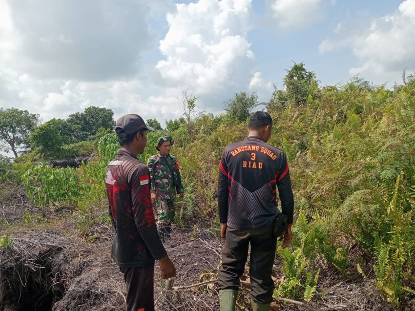 Serka A. Harianja Bersama Perangkat Desa Telesung Gelar Patroli Karhutla