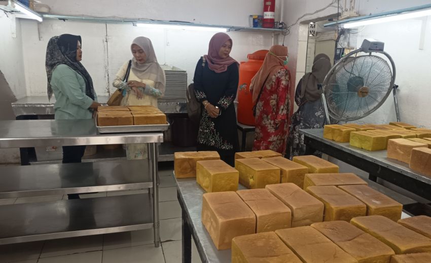 Dinkes Bengkalis Inspeksi Pabrik Roti, Pastikan Standar Kesehatan Lingkungan Terpenuhi
